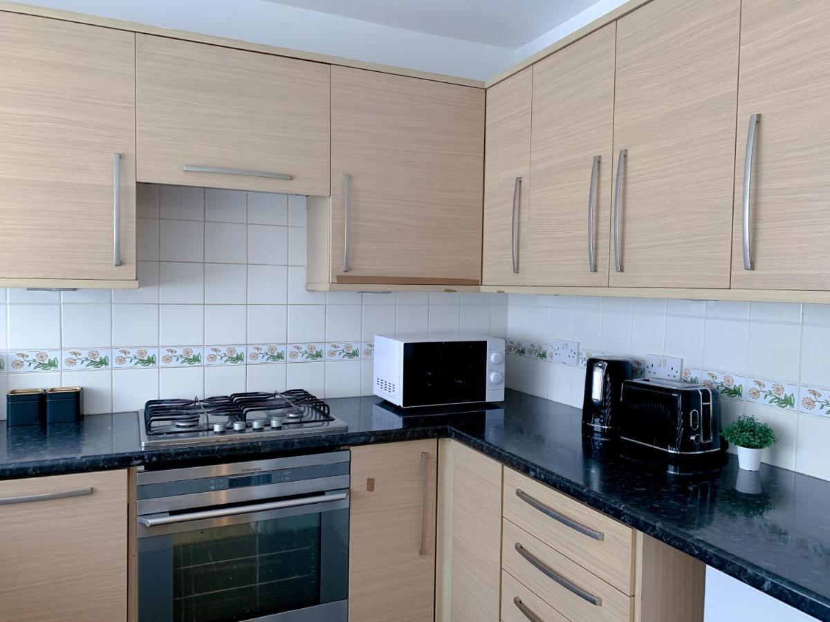 Large House Near Anfield & Liverpool Town Экстерьер фото